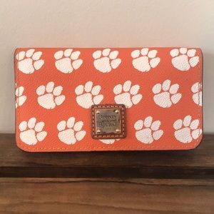Dooney & Bourke wallet/phone case